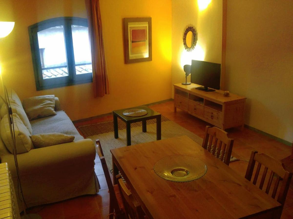Apartamentos Saltarel-Lo Besalú Extérieur photo